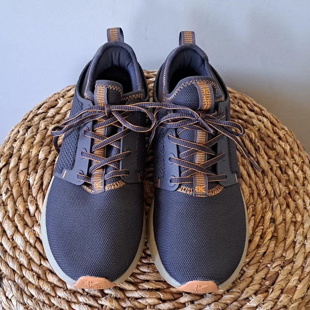KURU Womens Atom Kurocloud Athletic/Training/Gym Smoke Grey Knit‎ Sneakers 9.5